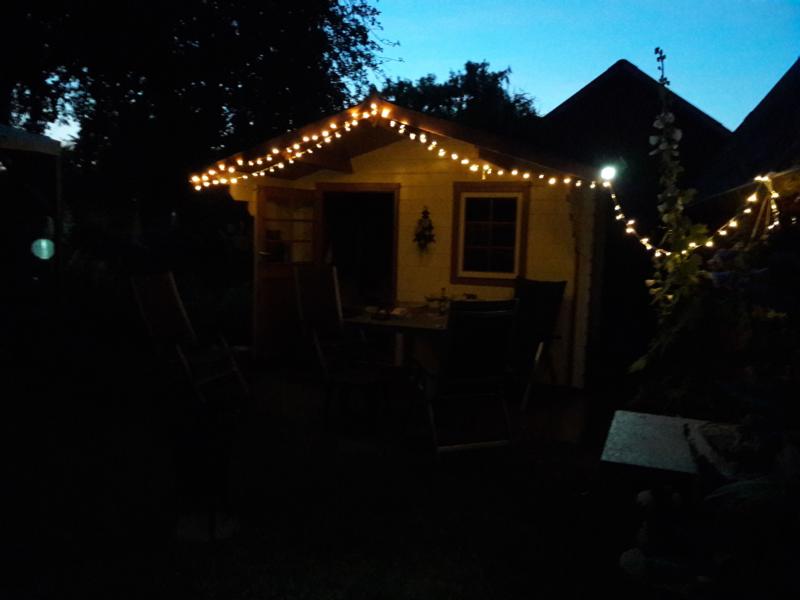 Hier sitzen wir oft noch bis spät Abends. Bereden den Tag. Genießen die Stille. Und freuen uns immer wieder,  dass wir uns haben. Uns aufeinander verlassen können.